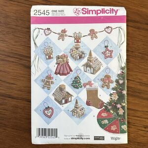 NEW Simplicity Craft Pattern 2545 Christmas Decorations UNCUT